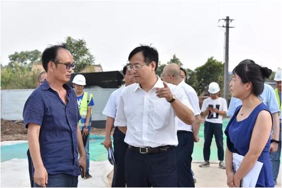 鐘書記走訪國際醫(yī)學項目現(xiàn)場，冒酷暑、送服務、解難題