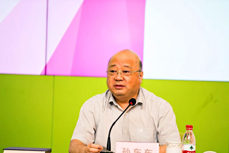 北京大學(xué)孫東東教授應(yīng)邀來西安國際醫(yī)學(xué)中心作衛(wèi)生法學(xué)專題講座