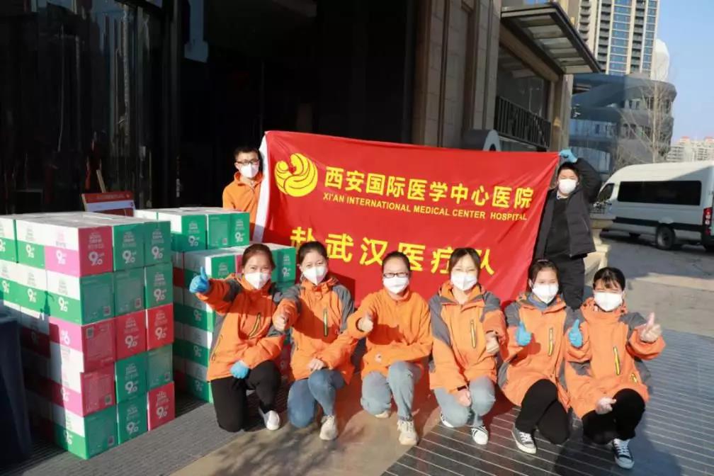 向醫(yī)療隊(duì)的女漢子致敬！