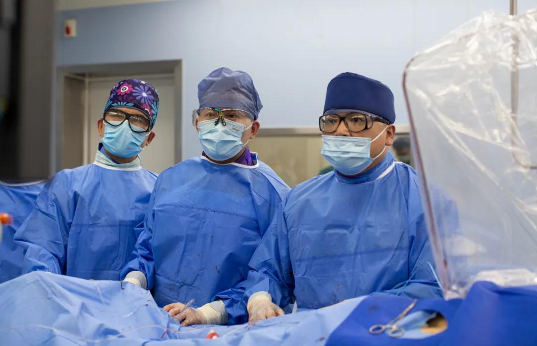 完美！僅5毫米手術(shù)傷口，解決七旬老人主動脈夾層及多年“房顫”帶來的腦卒中煩惱！