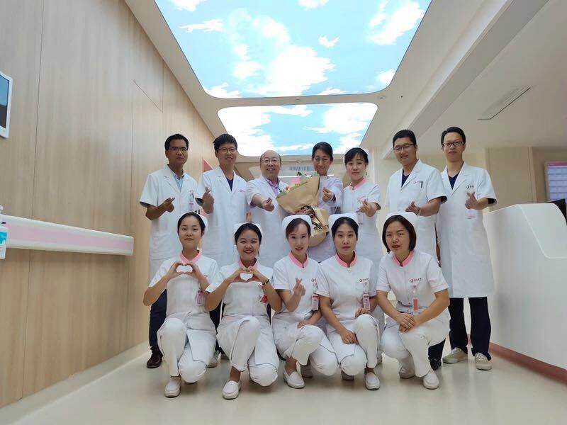 這個(gè)國慶，西安國際醫(yī)學(xué)中心人用守護(hù)向祖國深情表白