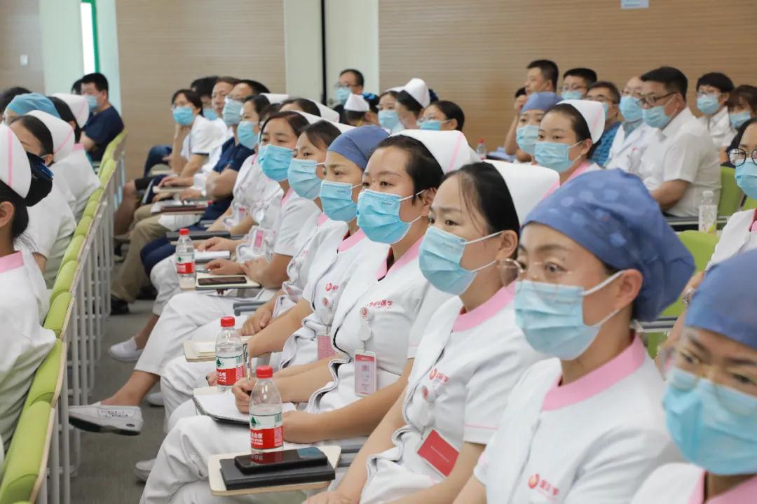 軍醫(yī)大咖齊聚一堂，共敘國際醫(yī)學(xué)創(chuàng)新發(fā)展