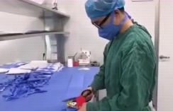 消毒供應(yīng)中心醫(yī)護人員動手做口罩