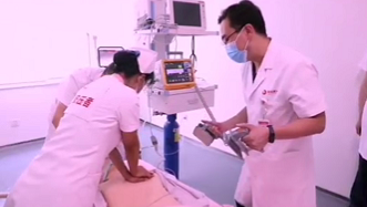 快來人！邁克需要搶救！