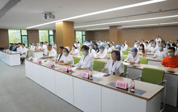 安全用械 守護(hù)健康——我院舉辦首屆“急救、生命支持類設(shè)備安全使用月”活動(dòng)