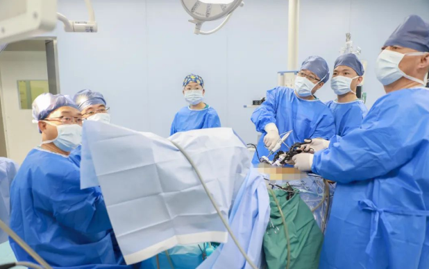 病變距肛門僅4厘米！滅瘤保肛！我院成功完成直腸癌“榻榻米”手術