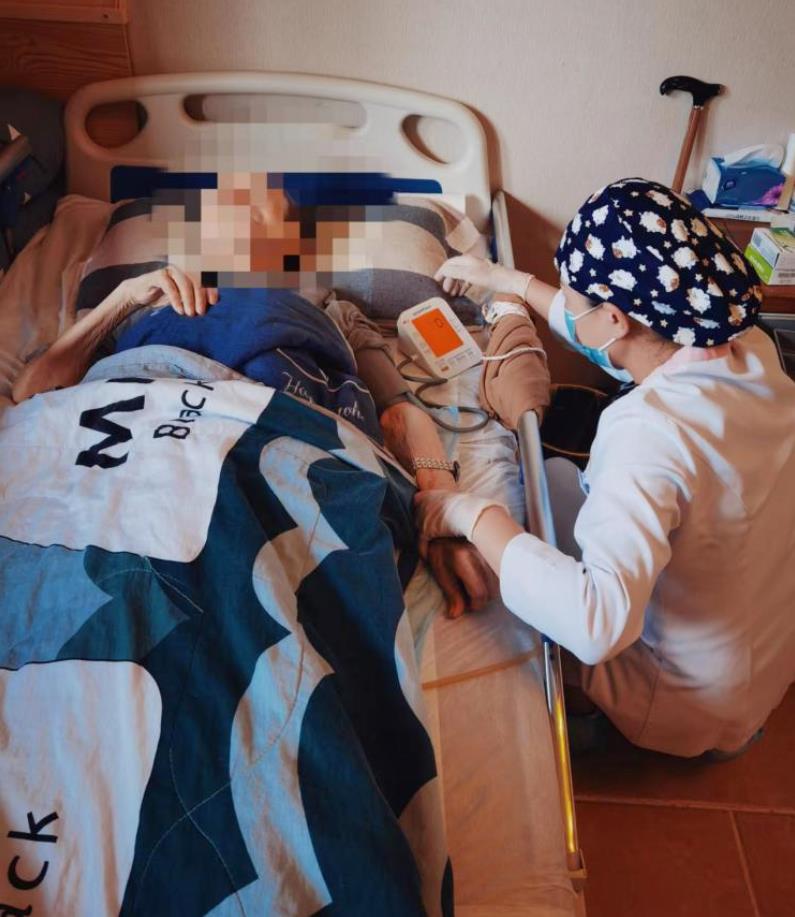 手機下單，護(hù)理到家！“西安國際醫(yī)學(xué)中心互聯(lián)網(wǎng)醫(yī)院上門護(hù)理服務(wù)”歡迎來約