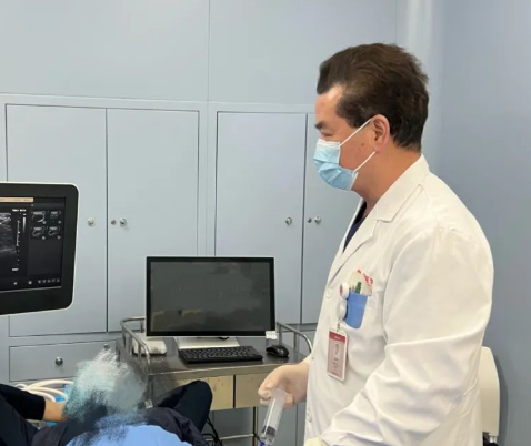 得了囊腫不用愁，一根銀針解煩憂