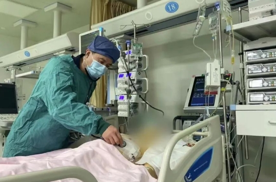 西北地區(qū)首例！西安國際醫(yī)學(xué)中心醫(yī)院為一名16歲小伙完成“人工心臟”微創(chuàng)植入術(shù)
